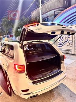 جیپ گراند شیرۆکی